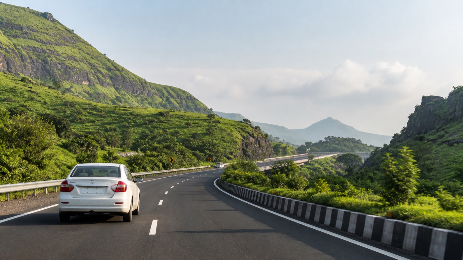 Mumbai to Shirdi Road Trip: Route, Darshan Planning and Cab Guide
