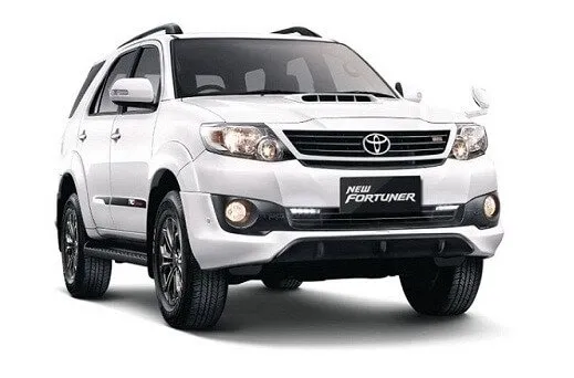 Toyota Fortuner cab for Pune to Chhapi round trip